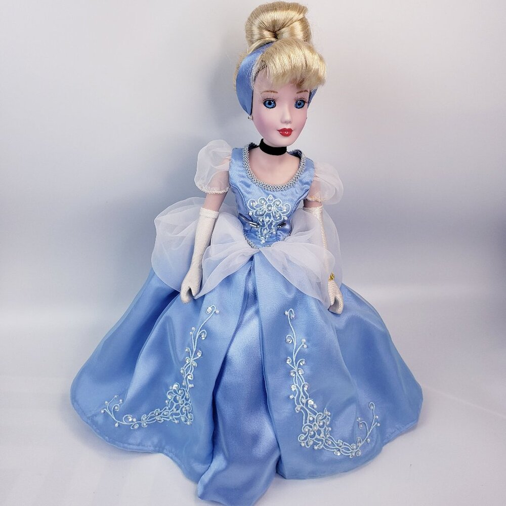 Disney CINDERELLA Porcelain KEEPSAKE Doll 2002 BRASS KEY 16 Inches VINTAGE